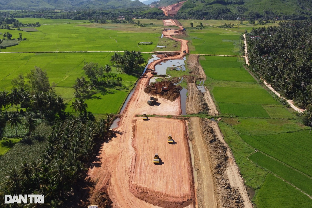 Triển khai loạt dự án trọng điểm: Nhiều địa phương ỷ lại Trung ương - 3 Triển khai loạt dự án trọng điểm: Nhiều địa phương ỷ lại Trung ương - 3