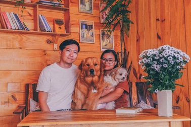 Cô gái bỏ việc văn phòng, rủ bạn trai lên Đà Lạt làm homestay