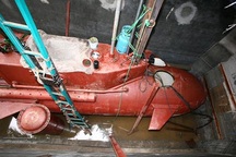 Tàu ngầm “quê lúa” chưa ra biển đã bị dọa bắt