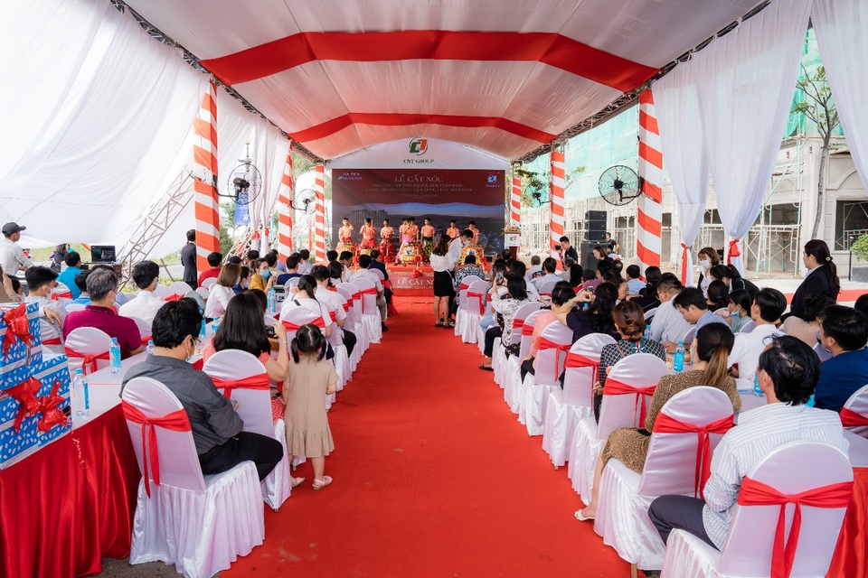 Bùng nổ giao dịch tại lễ cất nóc nhà phố thương mại Ha Tien Centroria - 5 Bùng nổ giao dịch tại lễ cất nóc nhà phố thương mại Ha Tien Centroria - 5