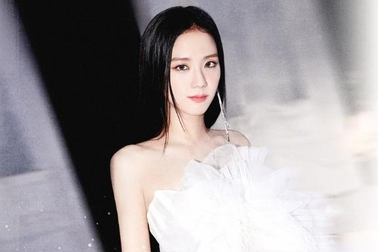 Giữa nỗi lo Blackpink tan rã, Jisoo chuyển hướng đóng phim