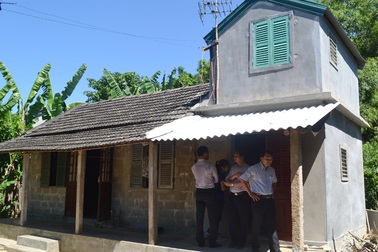 Hơn 1.000 hộ nghèo xin rút khỏi chương trình xây nhà chống bão