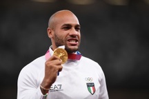 Italia phản bác lại nghi ngờ nhà vô địch chạy 100m Olympic dùng doping