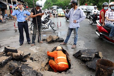 “Hố tử thần” xuất hiện gần công viên