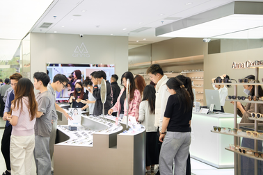 Hành trình 10 năm nỗ lực vì khách hàng của Kính mắt Anna