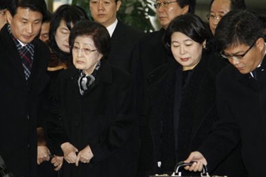 Cựu đệ nhất phu nhân Hàn Quốc sang viếng Chủ tịch Triều Tiên