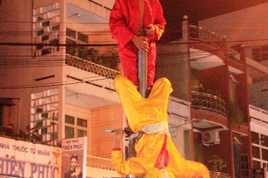 “Vắng” bóng lân sư rồng xuống phố, trẻ em hụt hẫng