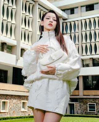 Chi Pu diện đồ Gucci lên tạp chí Ý, liệu có thành "Bạn thân thương hiệu"? - 2