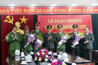 Thưởng nóng lực lượng phá vụ án nổ trụ ATM cướp tiền