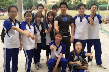 Thầy giáo 8X "rinh" bằng Tiến sĩ quốc tế về ảo thuật