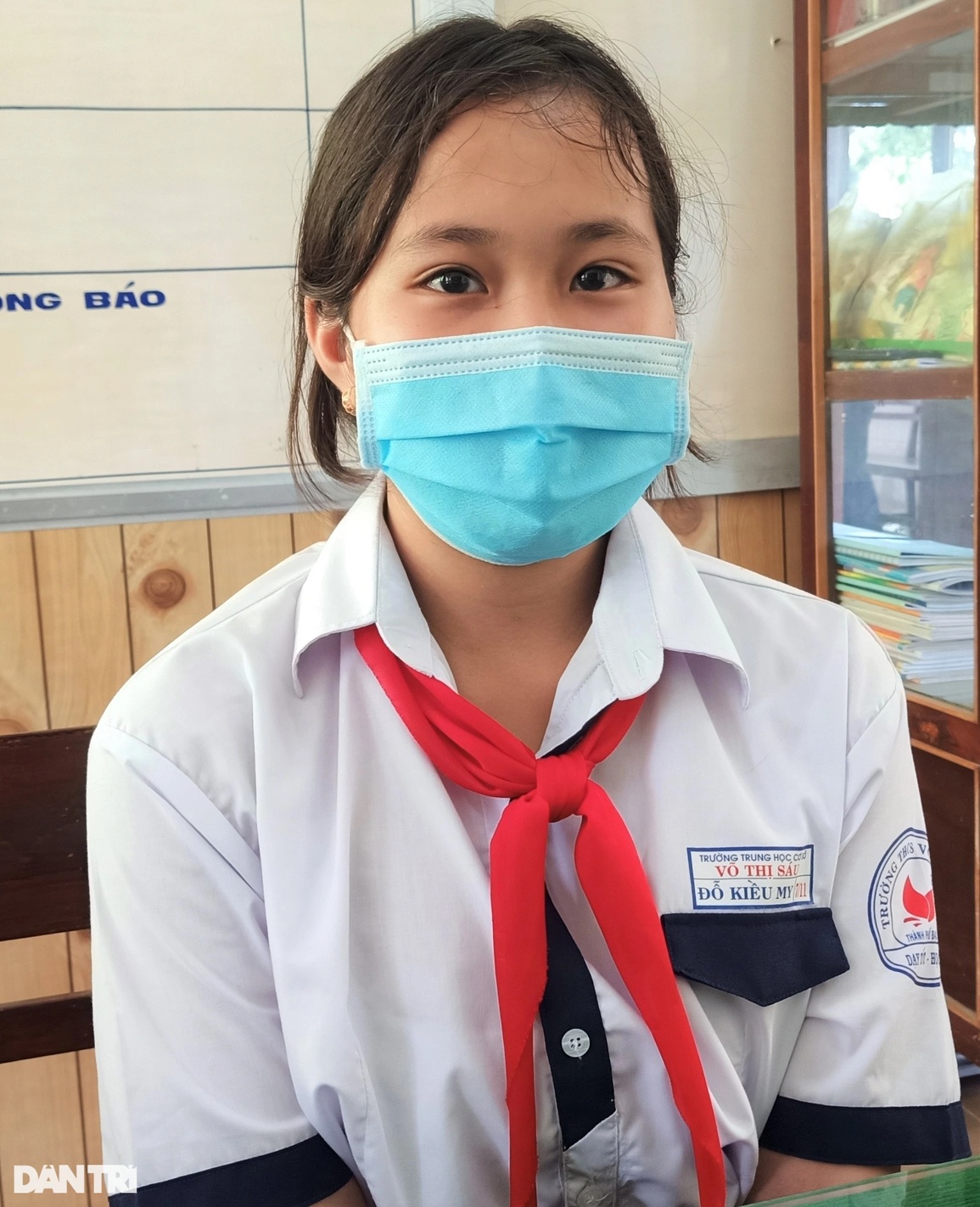 Nữ sinh lớp 7 nhặt được ví tiền trả lại người đánh rơi - 1 Nữ sinh lớp 7 nhặt được ví tiền trả lại người đánh rơi - 1