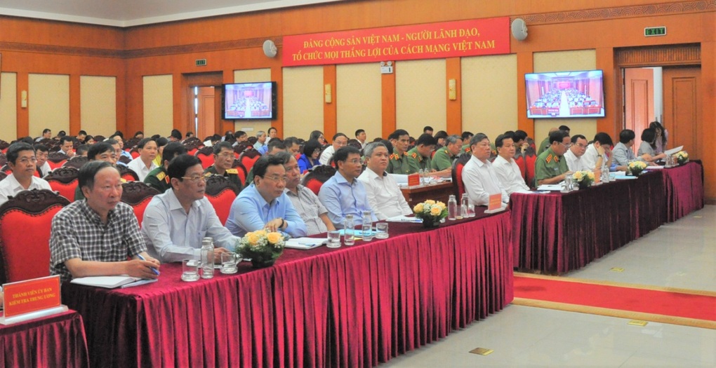Tập trung kiểm tra, xử lý nghiêm đảng viên liên quan vụ FLC, AIC - 2 Tập trung kiểm tra, xử lý nghiêm đảng viên liên quan vụ FLC, AIC - 2