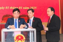 Thành phố mới Hoa Lư có 5 phó chủ tịch, vượt quy định 2 người