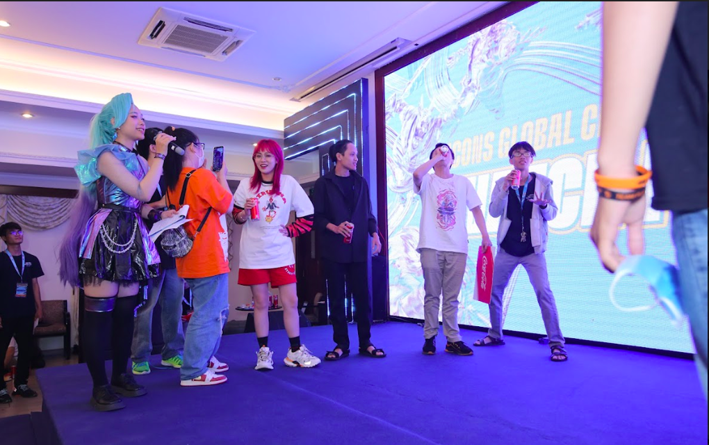 Coca-Cola cùng fan esport hào hứng cổ vũ chung kết thế giới Tốc Chiến ICONS GLOBAL CHAMPIONSHIP 2022 - 4 Coca-Cola cùng fan esport hào hứng cổ vũ chung kết thế giới Tốc Chiến ICONS GLOBAL CHAMPIONSHIP 2022 - 4