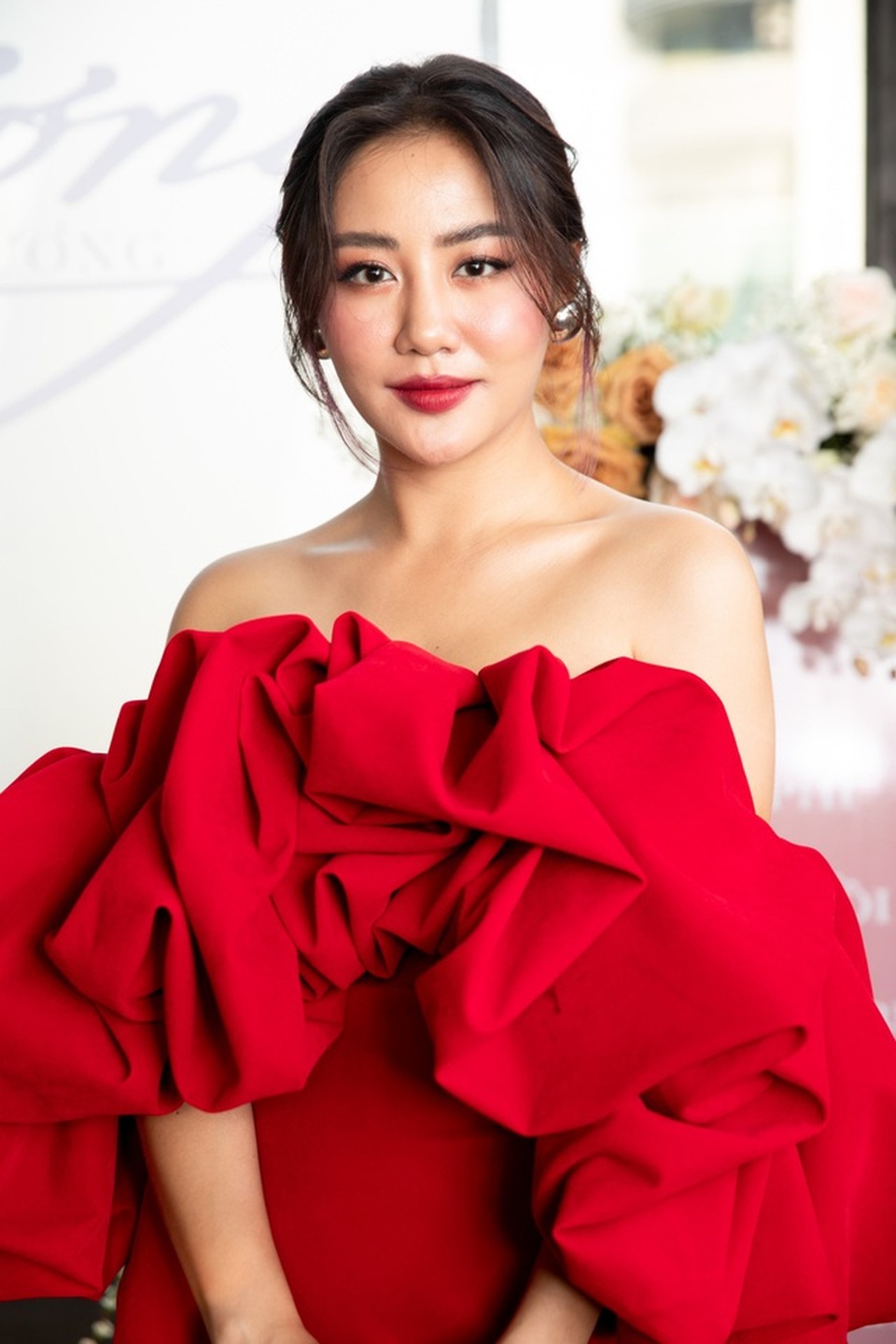 Tùng Dương kết hợp với Văn Mai Hương trong liveshow Người đàn ông hát - 2 Tùng Dương kết hợp với Văn Mai Hương trong liveshow Người đàn ông hát - 2
