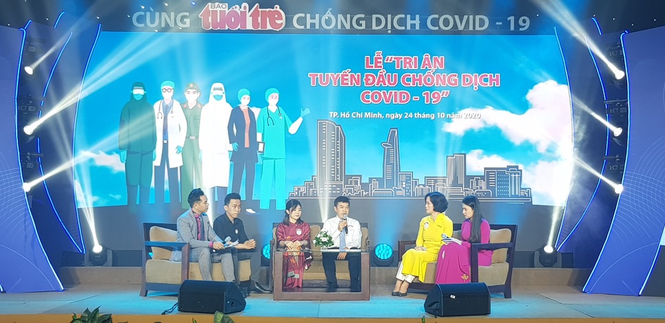 Tri ân những “chiến sĩ” quả cảm nơi tuyến đầu chống dịch Covid-19 - 1 Tri ân những “chiến sĩ” quả cảm nơi tuyến đầu chống dịch Covid-19 - 1
