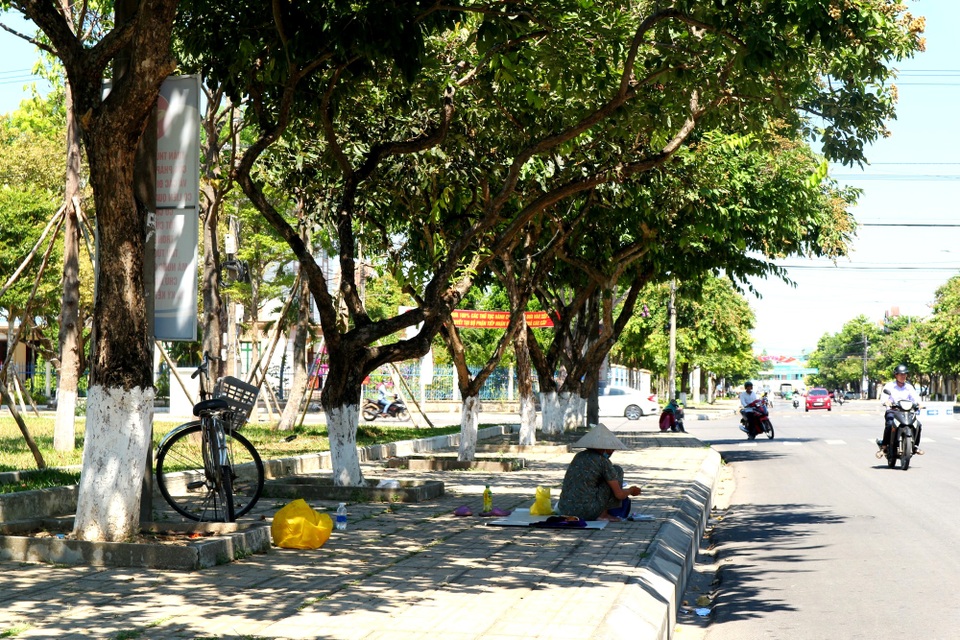 Nắng nóng như thiêu như đốt, hàng quán nước giải khát “cháy hàng” - 8 Nắng nóng như thiêu như đốt, hàng quán nước giải khát “cháy hàng” - 8
