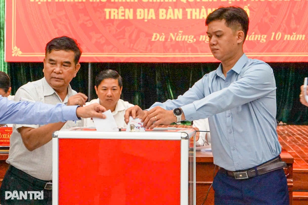 Thường trực Ban Bí thư trao hỗ trợ Quảng Trị khắc phục hậu quả bão số 10 - 3 Thường trực Ban Bí thư trao hỗ trợ Quảng Trị khắc phục hậu quả bão số 10 - 3