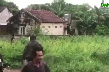 Clip nổ súng bắt đối tượng chém chết bạn