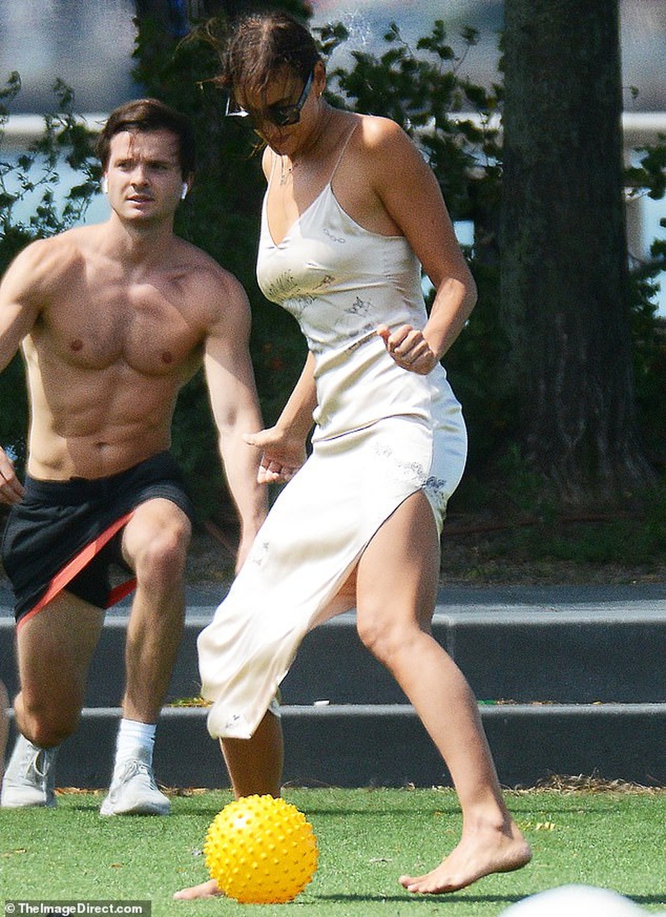 Irina Shayk lại xuất hiện bên bồ cũ của Heidi Klum - 4 Irina Shayk lại xuất hiện bên bồ cũ của Heidi Klum - 4