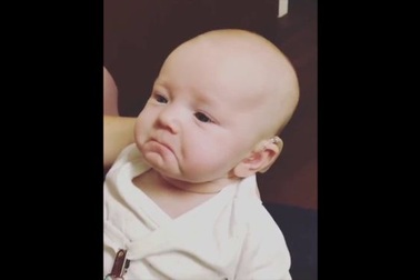 Clip biểu cảm cô bé khiếm thính "đốn tim" hàng triệu người