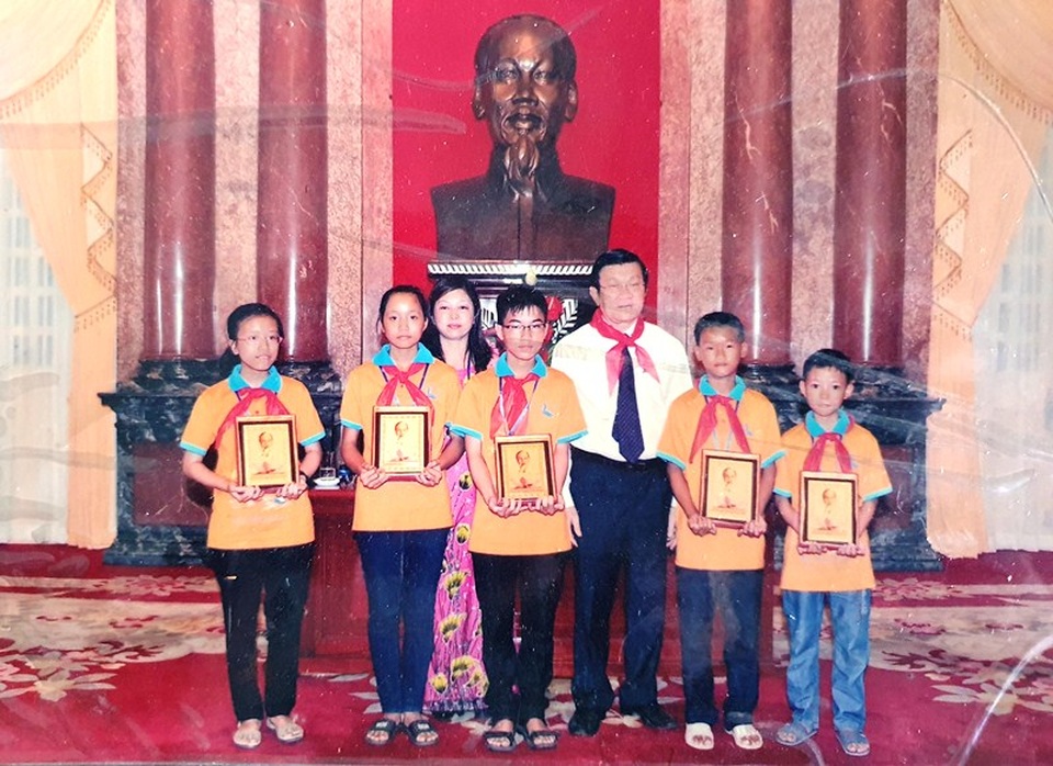 Nghị lực cậu học trò nghèo mồ côi mẹ đạt giải Nhì tỉnh môn Toán - 2 Nghị lực cậu học trò nghèo mồ côi mẹ đạt giải Nhì tỉnh môn Toán - 2