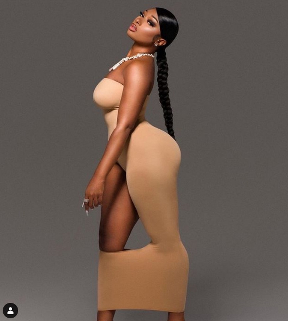Megan Thee Stallion bốc lửa trong loạt ảnh mới - 4 Megan Thee Stallion bốc lửa trong loạt ảnh mới - 4