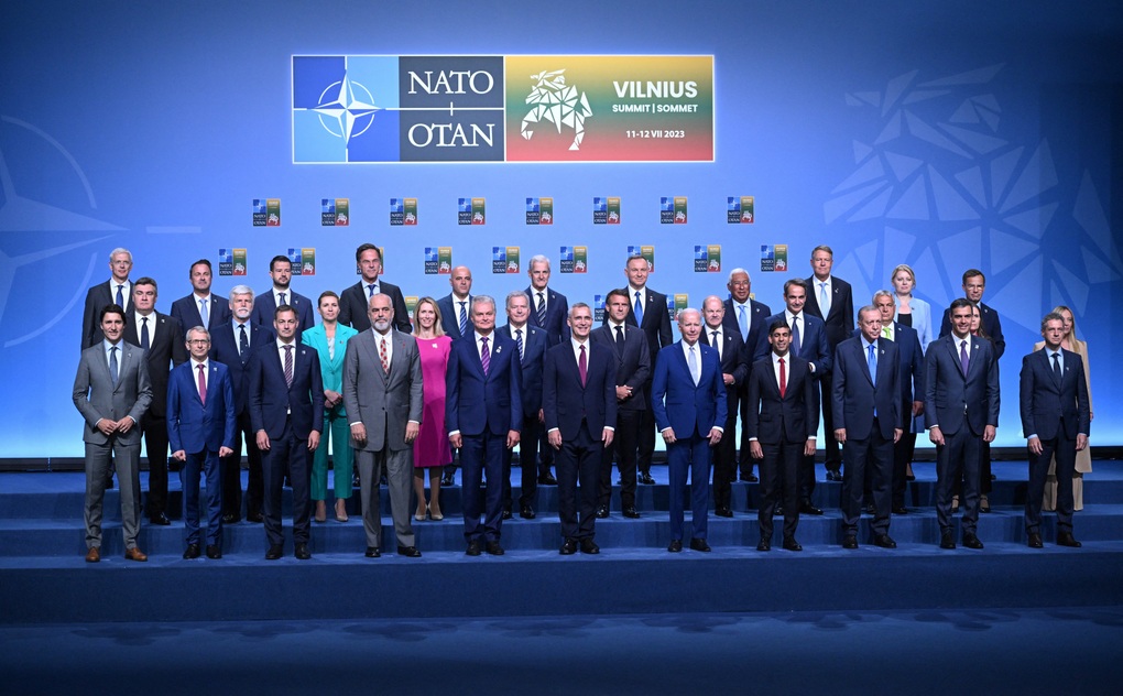 NATO ra tuyên bố về khả năng kết nạp Ukraine - 1 NATO ra tuyên bố về khả năng kết nạp Ukraine - 1