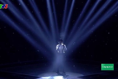 Giọng ca phi giới tính Tùng Anh: 6 anh chị em hy sinh để tôi được đi học