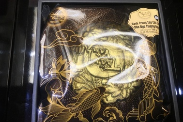 Bánh trung thu dát vàng 5 triệu đồng/hộp, hàng Trung Quốc 50.000 đồng/kg