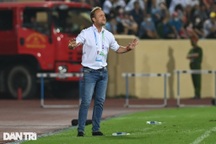 HLV Mano Polking tạm thời dẫn dắt U23 Thái Lan