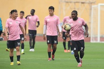 Tấn Tài hết lời khen ngợi Quang Hải và Văn Hậu