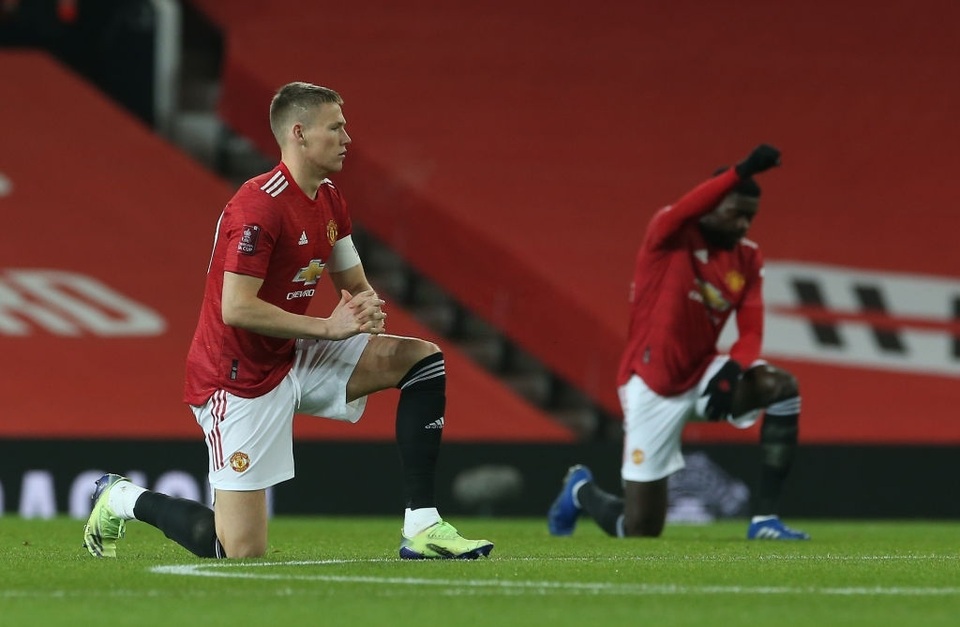 McTominay giúp Man Utd thắng trận trong lần đầu đeo băng đội trưởng - 2 McTominay giúp Man Utd thắng trận trong lần đầu đeo băng đội trưởng - 2