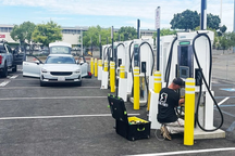 Trạm sạc vẫn là vấn đề đau đầu của người dùng ô tô điện tại Mỹ