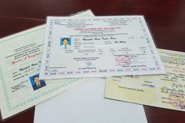 Đang bị điều tra vẫn làm giả hàng loạt bằng cấp để xin việc