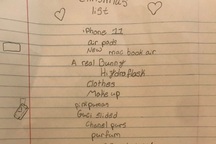 Danh sách xin quà Giáng sinh "gây choáng" của bé 10 tuổi