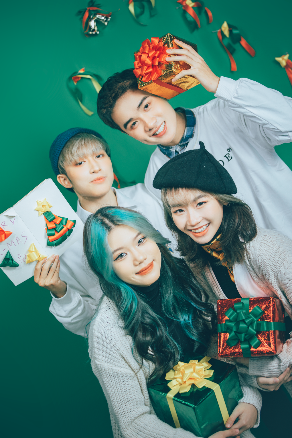 Gợi ý trang phục đi chơi Noel thời thượng, đúng mốt - 10 Gợi ý trang phục đi chơi Noel thời thượng, đúng mốt - 10