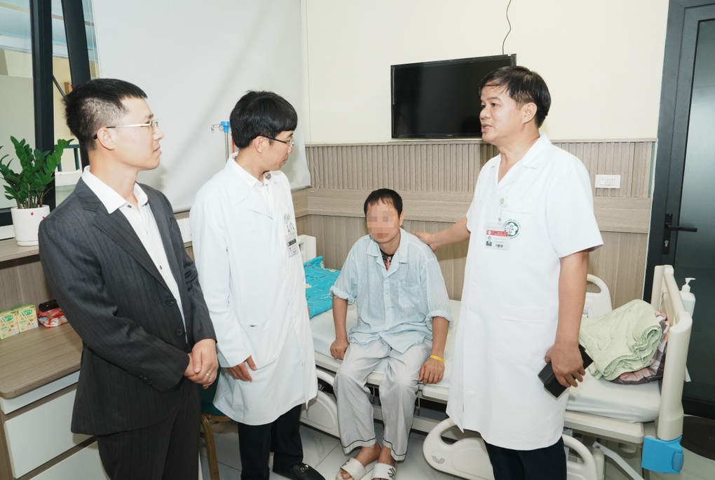 Mỗi ngày, 50-60 bệnh nhân đột quỵ nhập viện điều trị - 1 Mỗi ngày, 50-60 bệnh nhân đột quỵ nhập viện điều trị - 1