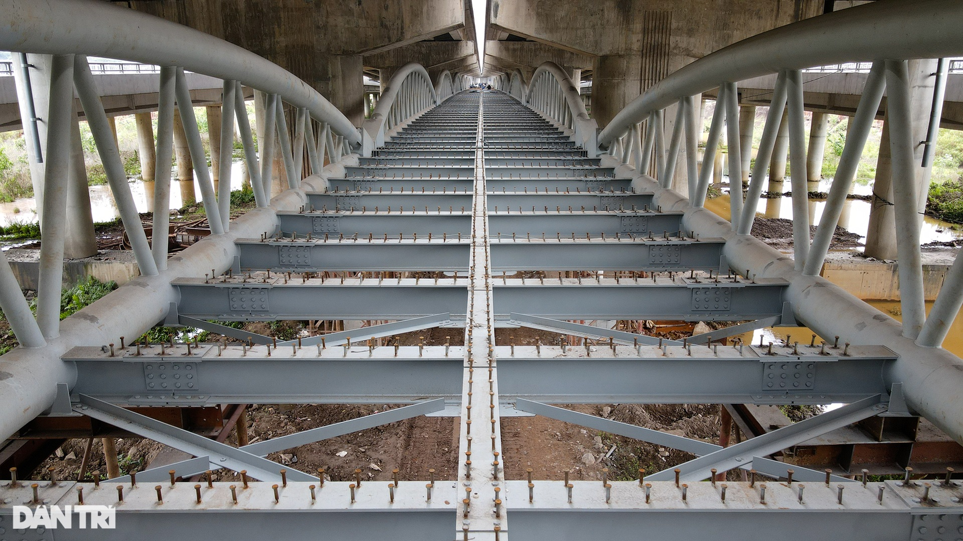 Cận cảnh loạt công trình giao thông xây dựng chậm tiến độ tại Hà Nội - 9 Cận cảnh loạt công trình giao thông xây dựng chậm tiến độ tại Hà Nội - 9