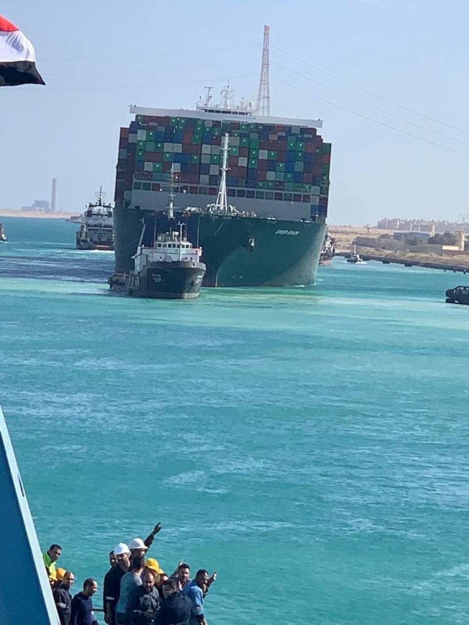 Siêu tàu nổi hoàn toàn, kênh đào Suez khai thông - 4 Siêu tàu nổi hoàn toàn, kênh đào Suez khai thông - 4