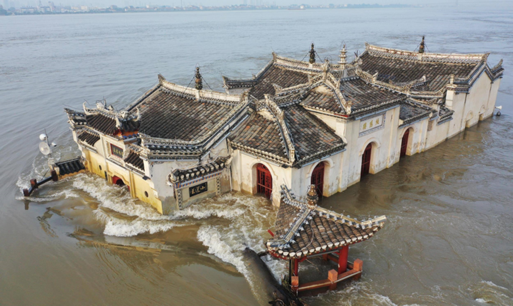 Ngôi chùa cổ nằm giữa lòng sông hứng vô số trận đại hồng thủy vẫn đứng vững - 2 Ngôi chùa cổ nằm giữa lòng sông hứng vô số trận đại hồng thủy vẫn đứng vững - 2