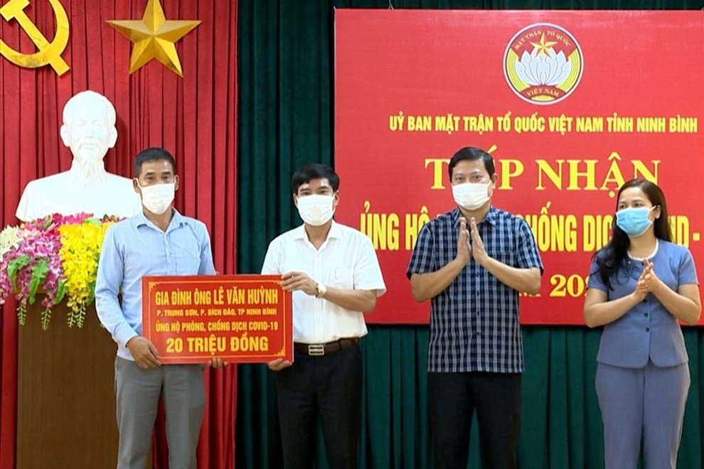 Người bán trà đá ủng hộ 20 triệu đồng chống dịch Covid-19 - 1 Người bán trà đá ủng hộ 20 triệu đồng chống dịch Covid-19 - 1