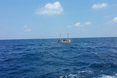 Tàu chở hàng cùng 10 thuyền viên bị chìm trên biển