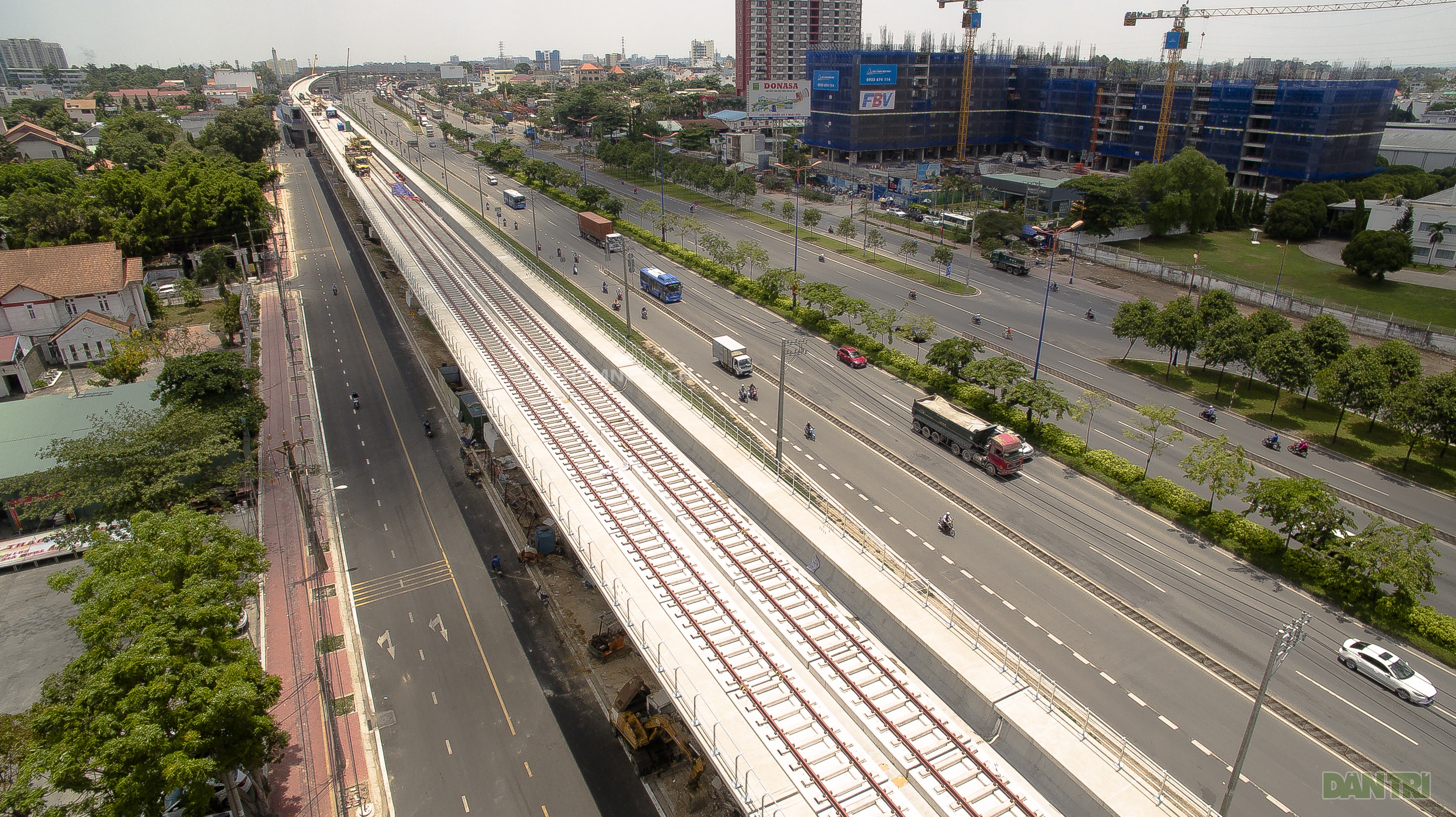 Ngắm toàn cảnh tuyến metro đầu tiên của TPHCM