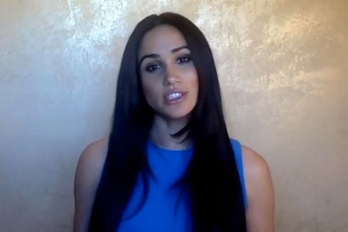 Meghan Markle tái xuất rạng rỡ, thay mặt chồng con phát biểu đầy cảm hứng nhưng không ngờ nhận về hàng loạt chỉ trích dữ dội - Ảnh 2. Meghan Markle tái xuất rạng rỡ, thay mặt chồng con phát biểu đầy cảm hứng nhưng không ngờ nhận về hàng loạt chỉ trích dữ dội - Ảnh 2.
