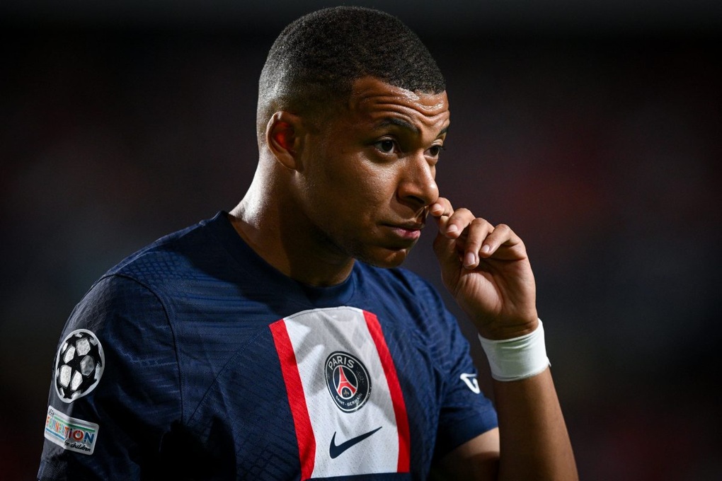 Mbappe lại bất mãn, công khai chỉ trích HLV trưởng PSG - 2 Mbappe lại bất mãn, công khai chỉ trích HLV trưởng PSG - 2