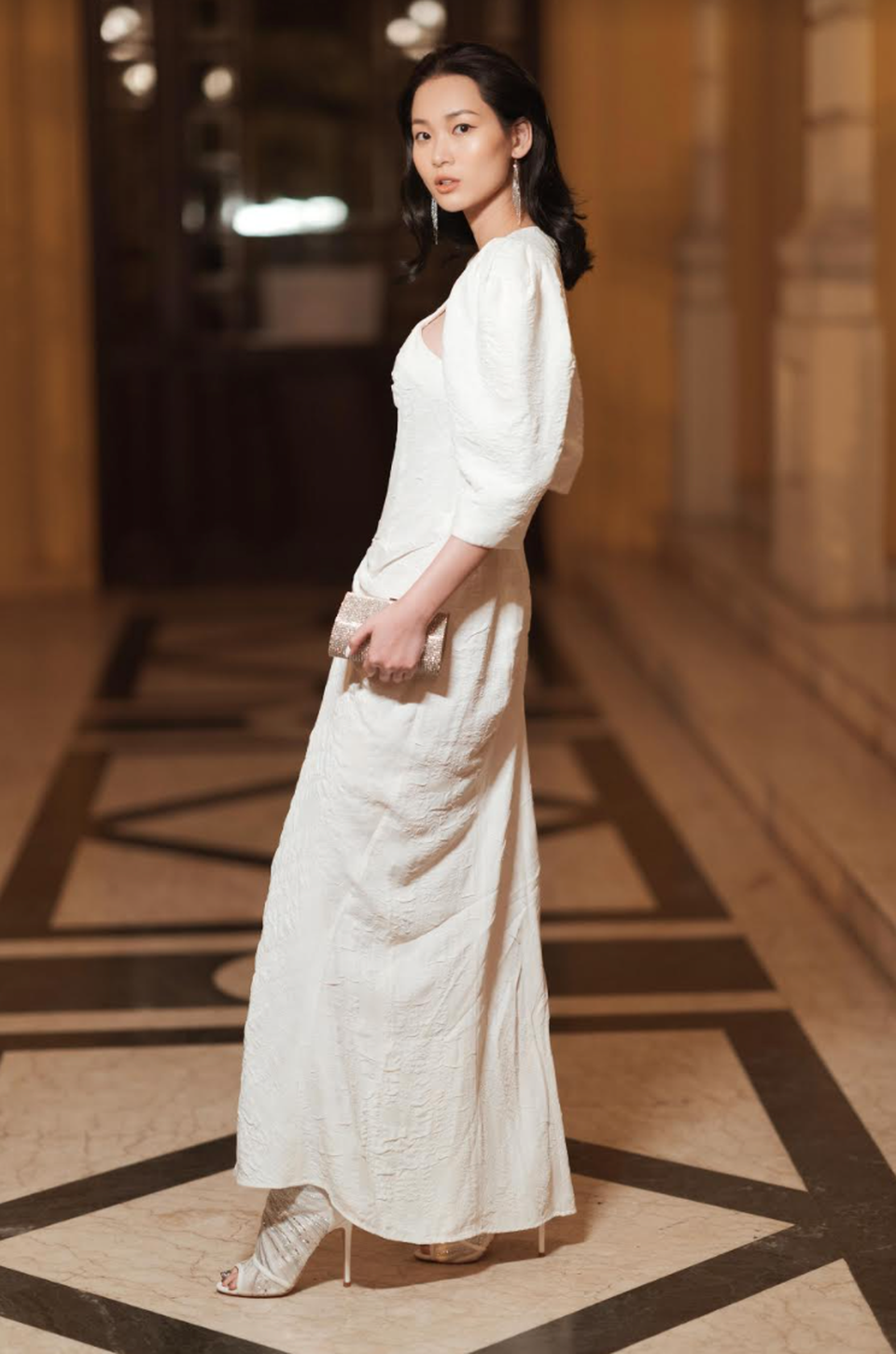 Tống Diệu Hằng gây ấn tượng với tóc xoăn cá tính - 8