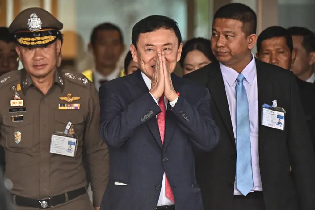 Ông Thaksin bị kết án 8 năm tù - 1 Ông Thaksin bị kết án 8 năm tù - 1