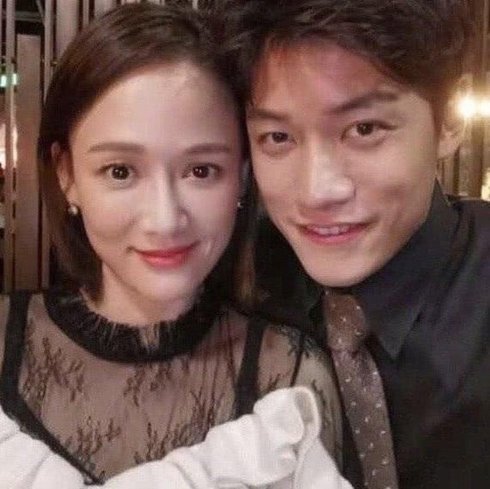 Yêu chàng kém 9 tuổi, Trần Kiều Ân càng “trẻ mãi không già” - 5 Yêu chàng kém 9 tuổi, Trần Kiều Ân càng “trẻ mãi không già” - 5