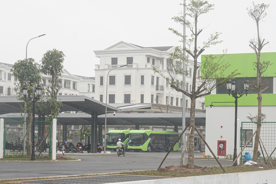 Xe buýt điện VinBus bắt đầu chạy thử nghiệm tại Hà Nội - 3 Xe buýt điện VinBus bắt đầu chạy thử nghiệm tại Hà Nội - 3